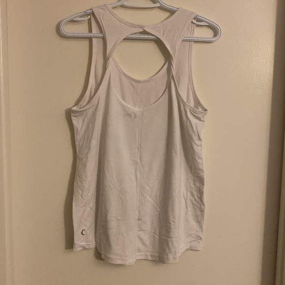 White Twist Tank Top from Zyia - Picture 2 of 3